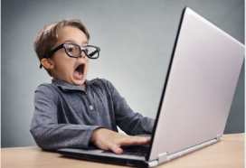 enfant devant écrant